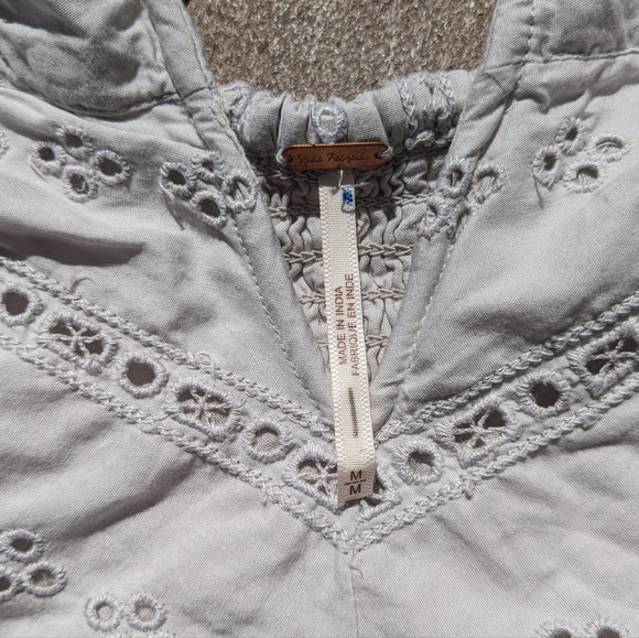 Women's FREE PEOPLE off shoulder crop shirt size medium - Picture 3 of 4